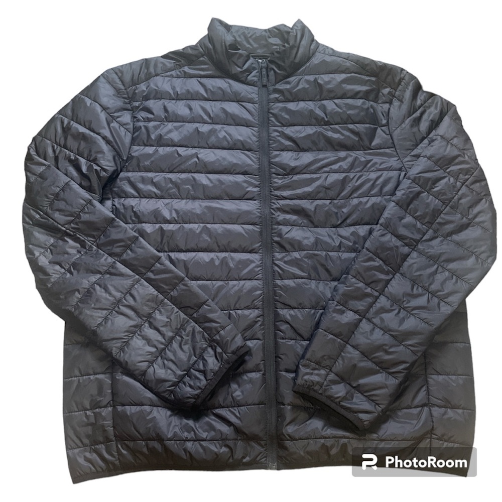 Black lightweight puffer